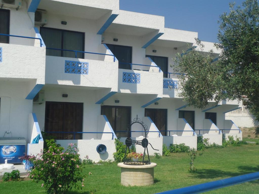 Eleni'S Apartments Afantou Ngoại thất bức ảnh